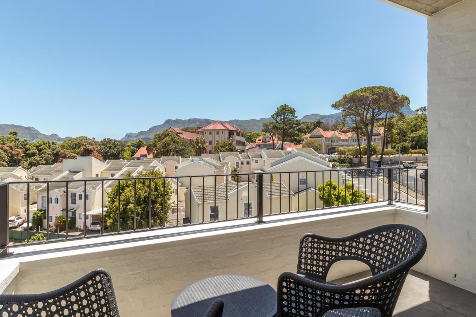 Apartment Luxury & Tranquility At Alphen Glen Constantia *